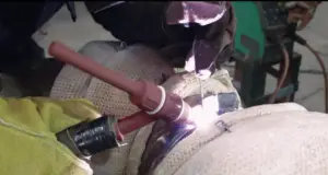 automatic welding, difference between machine and automatic welding, difference between manual and machine welding, difference between mechnized and robotic welding, machine welding, manual welding, robotic welding, semiautomatic welding